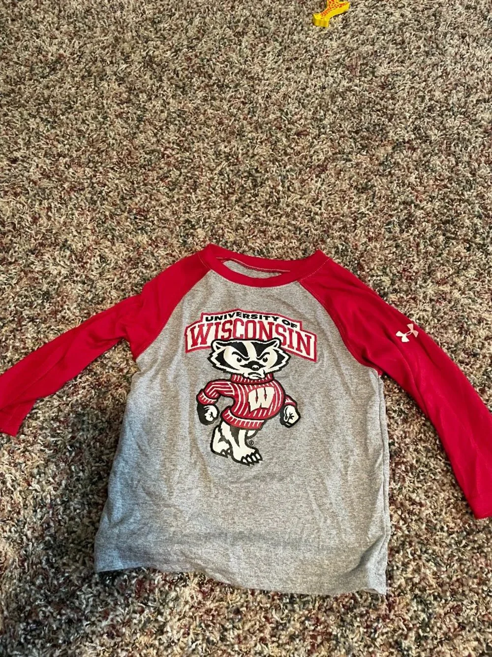 UW- Madison long-sleeved shirt